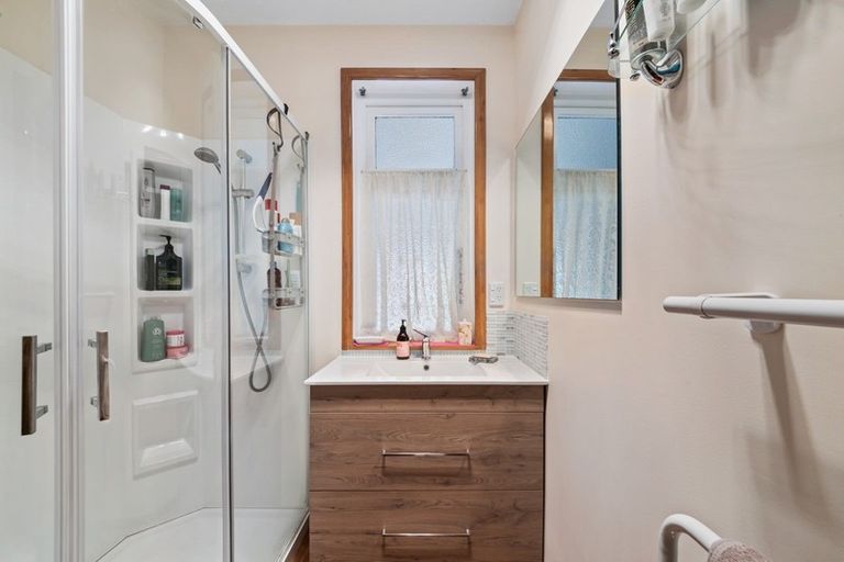 Photo of property in 27 Devon Street, Picton, 7220