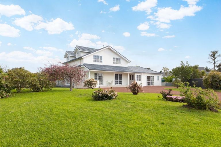 Photo of property in 5 Pohutukawa Road, Whenuapai, Auckland, 0618