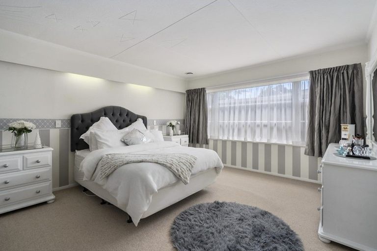 Photo of property in 33 Peel Place, Wainuiomata, Lower Hutt, 5014