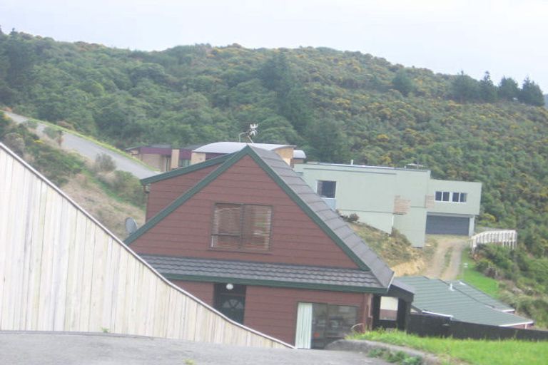 Photo of property in 16a Jasmine Grove, Maungaraki, Lower Hutt, 5010