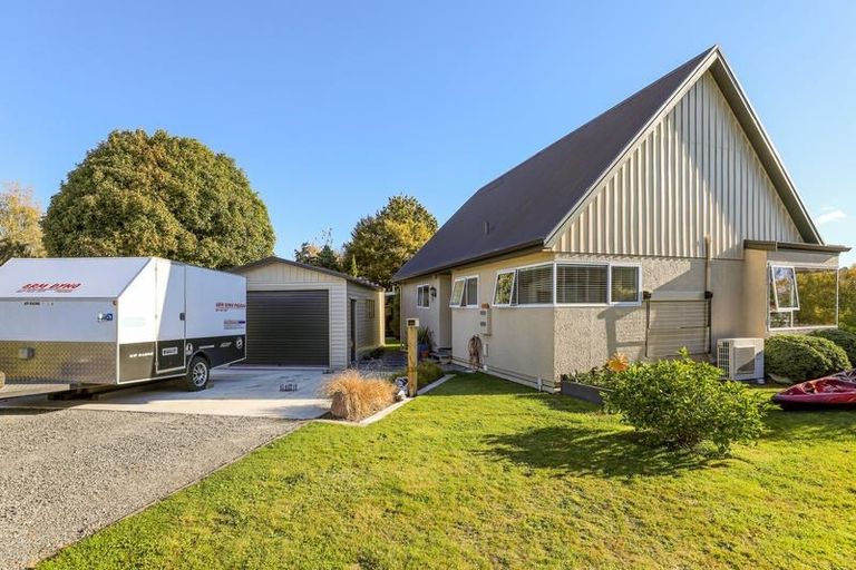 Photo of property in 68 Kinloch Road, Kinloch, Taupo, 3377