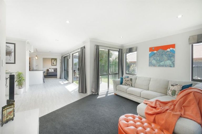 Photo of property in 1 Teal Close, Woolston, Christchurch, 8023