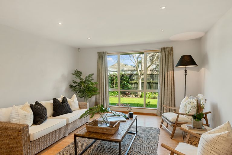 Photo of property in 31b Sandwich Road, Beckenham, Christchurch, 8023