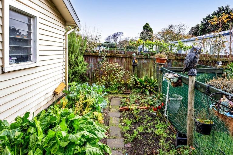 Photo of property in 50 Reid Avenue, Hawera, 4610