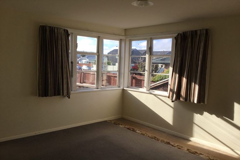 Photo of property in 21 Broadbent Street, Riccarton, Christchurch, 8041