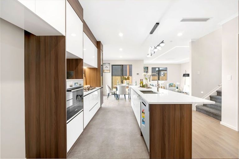 Photo of property in 32 Adamson Road, Flat Bush, Auckland, 2019