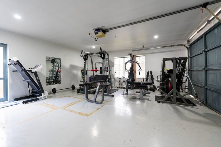 Photo of property in 82 Hillwell Drive, Henderson, Auckland, 0612