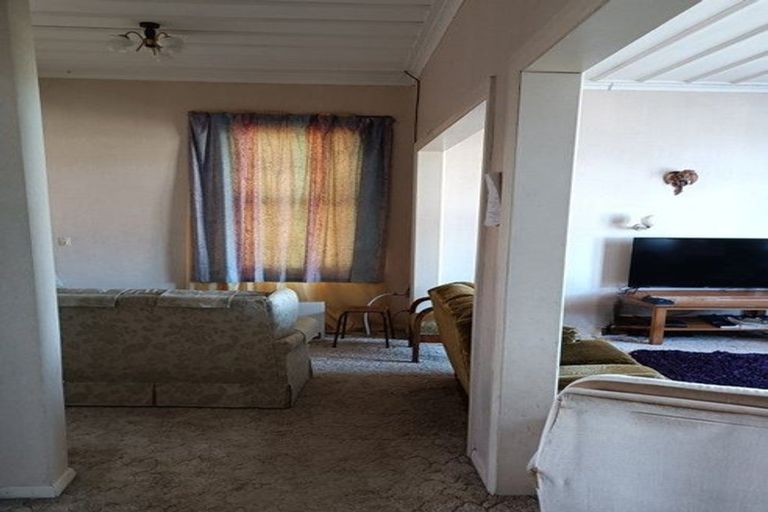 Photo of property in 106 Egmont Street, Patea, 4520