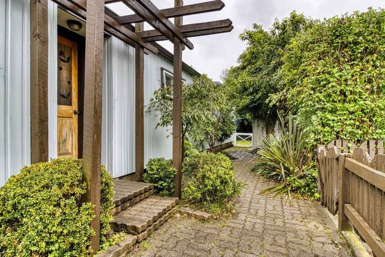 Photo of property in 20 Gebbie Road, Taradale, Napier, 4112