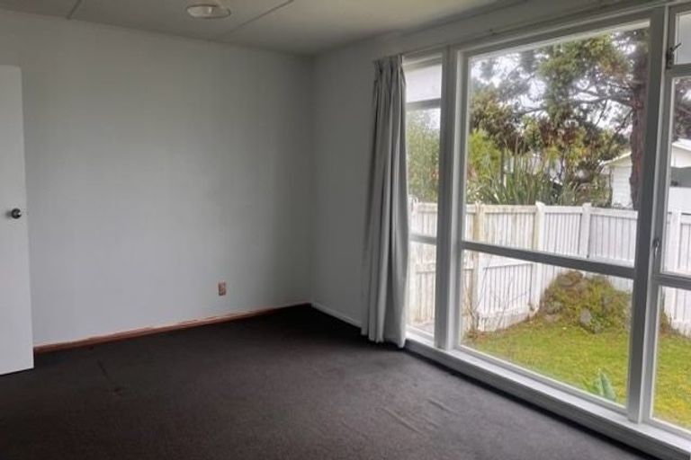 Photo of property in 31 Blueberry Grove, Timberlea, Upper Hutt, 5018