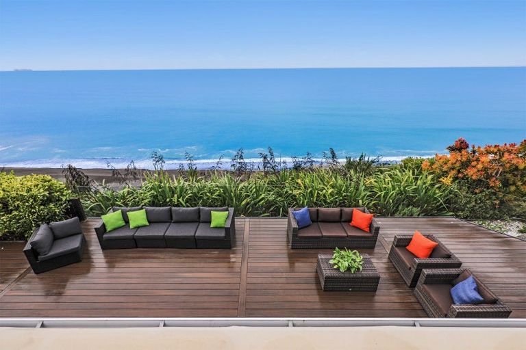 Photo of property in 132 Priestley Terrace, Bluff Hill, Napier, 4110