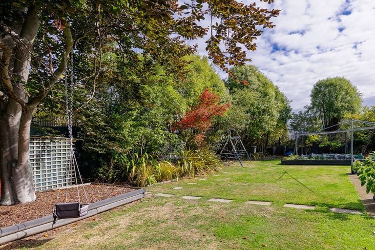 Photo of property in 15 Oxford Street, Waimate, 7924