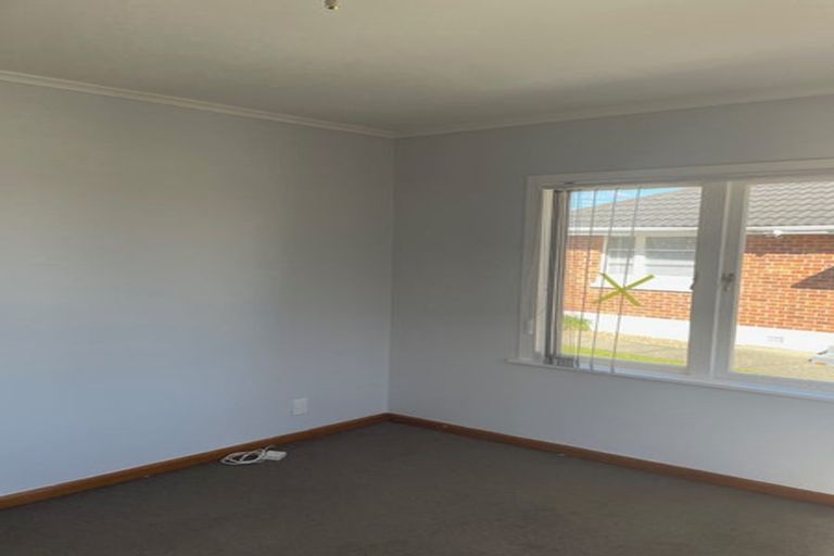 Photo of property in 38 Awaroa Road, Sunnyvale, Auckland, 0612