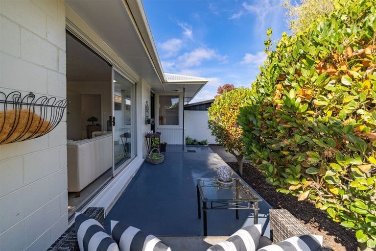 Photo of property in 32 Rossiter Avenue, Redwood, Christchurch, 8051