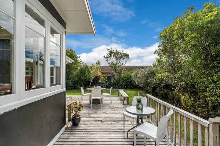 Photo of property in 42a Old Lake Road, Narrow Neck, Auckland, 0624