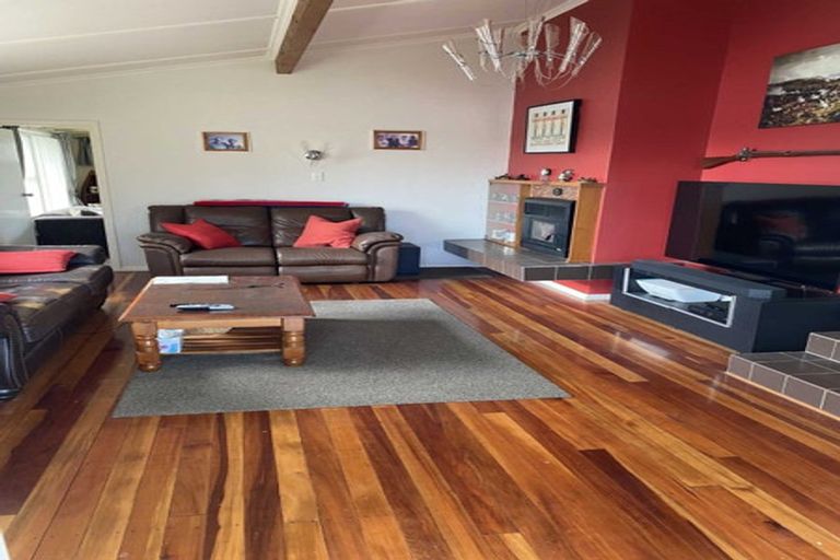 Photo of property in 54 Aorangi Road, Paraparaumu, 5032