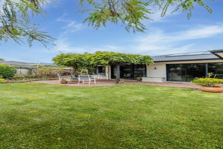 Photo of property in 6 Anderson Way, Highlands Park, New Plymouth, 4312