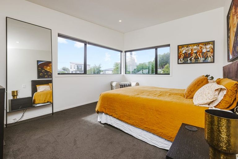 Photo of property in 15c Helga Crescent, Te Atatu Peninsula, Auckland, 0610