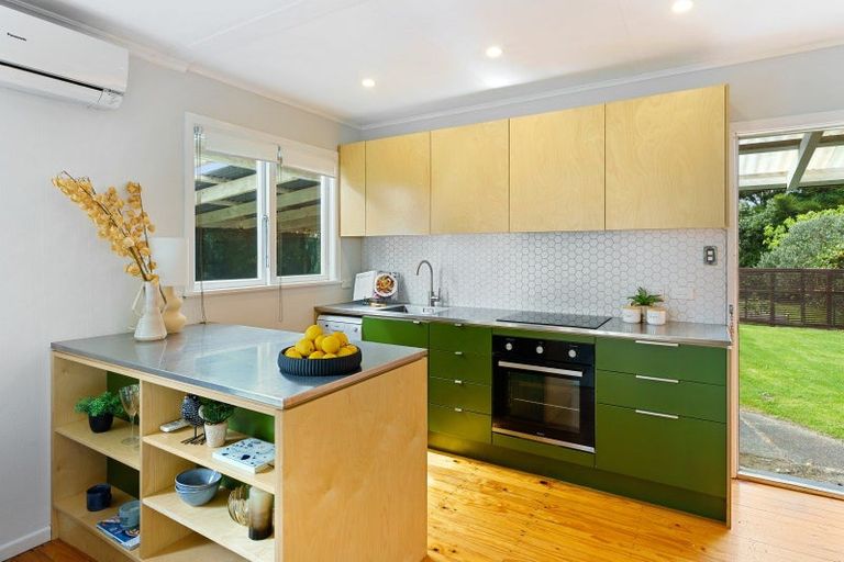 Photo of property in 8 The Avenue, Otaki Beach, Otaki, 5512