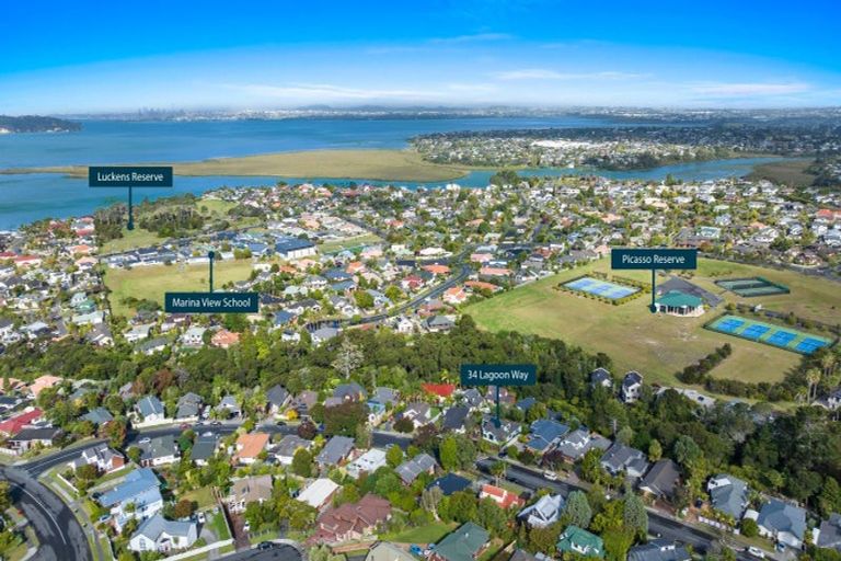 Photo of property in 34 Lagoon Way, West Harbour, Auckland, 0618