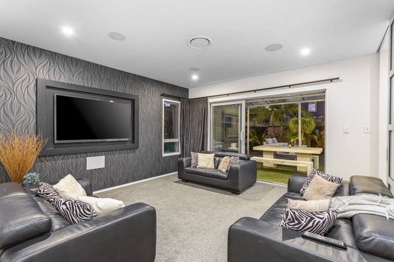 Photo of property in 9 Tauwaka Crescent, Riverhead, 0820