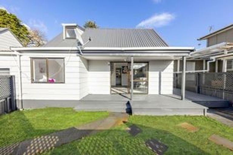 Photo of property in 2/72 Weymouth Road, Manurewa, Auckland, 2102