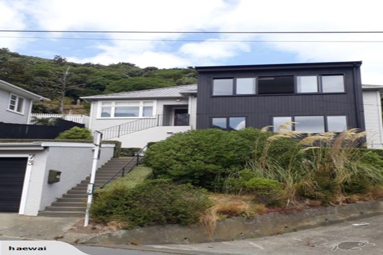 Photo of property in 73 Hungerford Road, Houghton Bay, Wellington, 6023