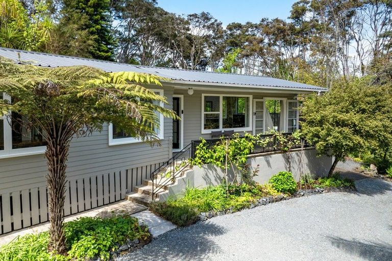 Photo of property in 1060 Sandspit Road, Sandspit, Warkworth, 0982