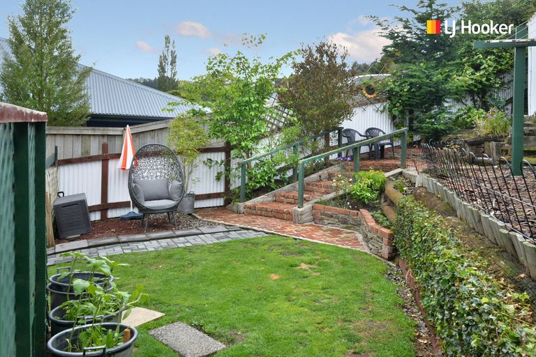 Photo of property in 465 Kaikorai Valley Road, Bradford, Dunedin, 9011