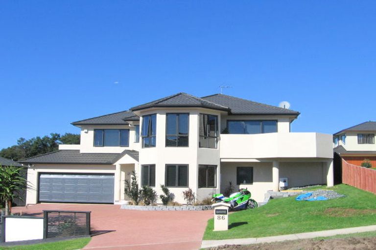 Photo of property in 86 San Valentino Drive, Henderson, Auckland, 0612