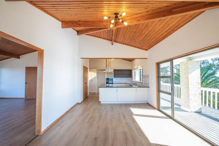 Photo of property in 4 Dalmeny Close, Murrays Bay, Auckland, 0630