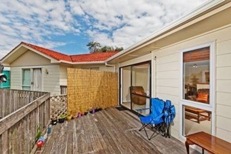 Photo of property in 16a Normanton Street, Glenfield, Auckland, 0629