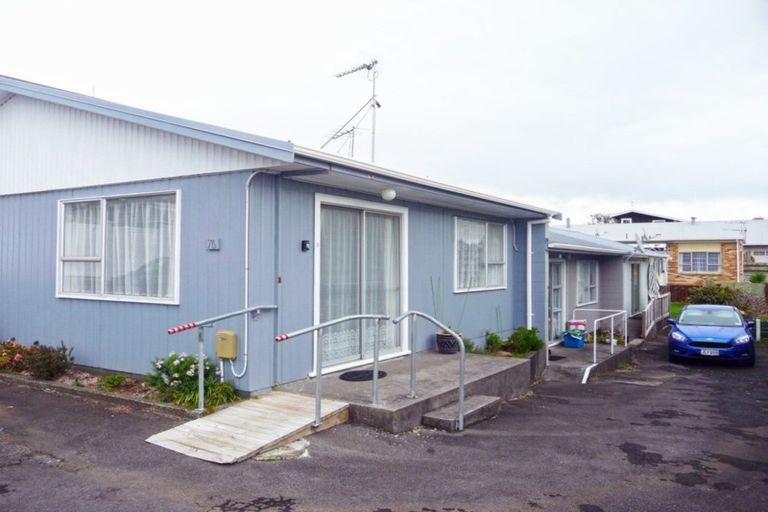 Photo of property in 1/76 Eliot Street, New Plymouth, 4310