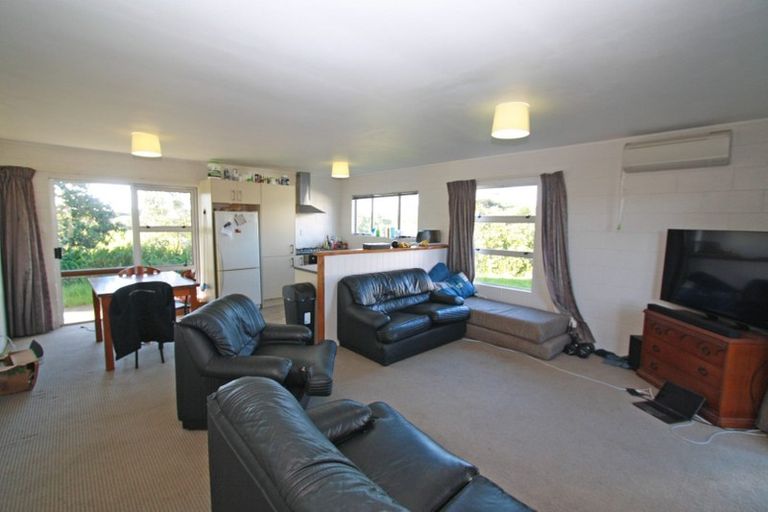 Photo of property in 12 Warren Place, Frankleigh Park, New Plymouth, 4310