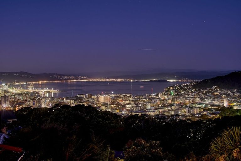 Photo of property in 47 Tanera Crescent, Brooklyn, Wellington, 6021