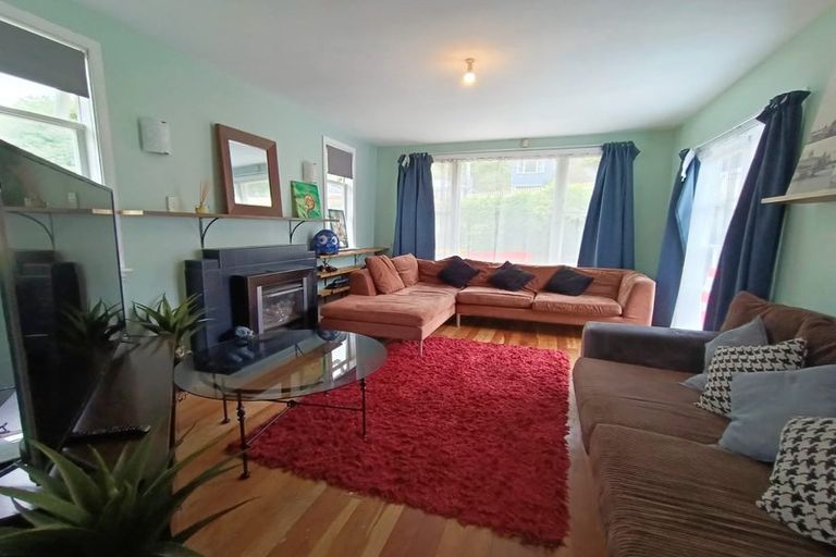 Photo of property in 16 Logie Street, Stokes Valley, Lower Hutt, 5019