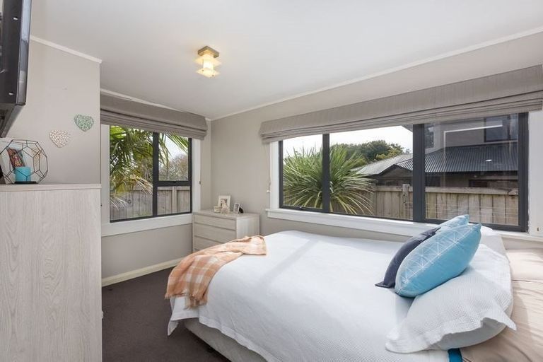 Photo of property in 51 Upjohn Street, Brooklands, New Plymouth, 4310