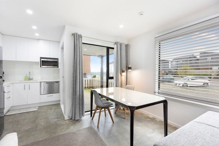 Photo of property in 42 Astelia Way, Woodridge, Wellington, 6037