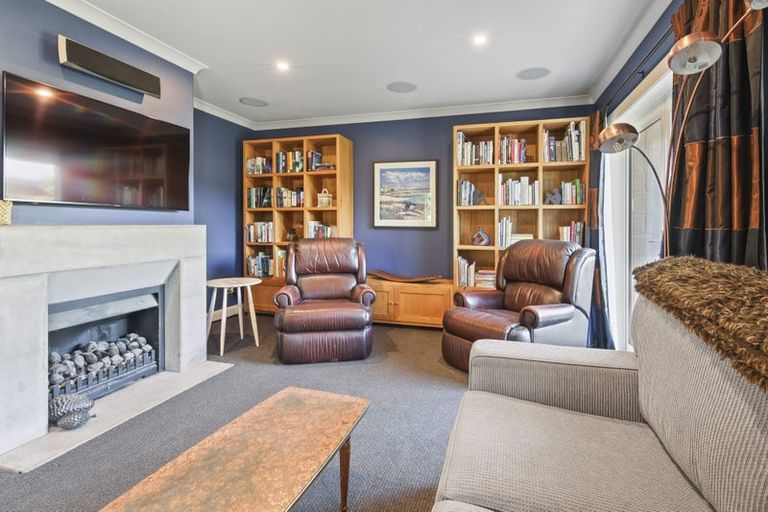 Photo of property in 3 Holiday Drive, Mairehau, Christchurch, 8052