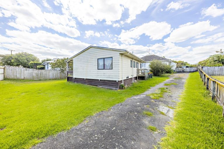 Photo of property in 3 Christmas Road, Manurewa, Auckland, 2102