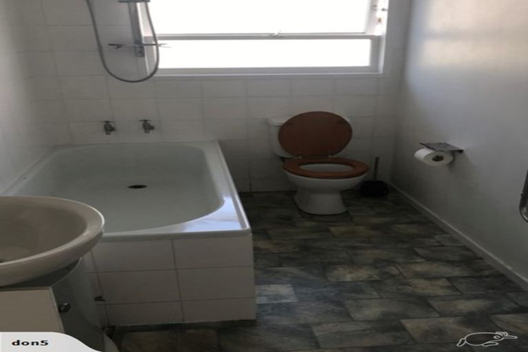 Photo of property in 170a Queen Street, Northcote Point, Auckland, 0627