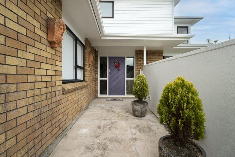 Photo of property in 14 Ronald Woolf Place, Churton Park, Wellington, 6037