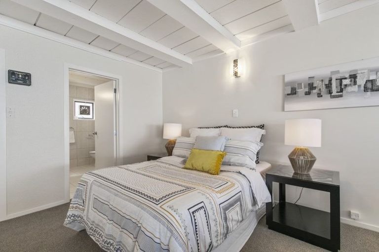 Photo of property in 69 Rosecamp Road, Beach Haven, Auckland, 0626