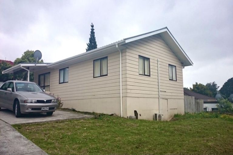 Photo of property in 2/23 Rata Street, New Lynn, Auckland, 0600