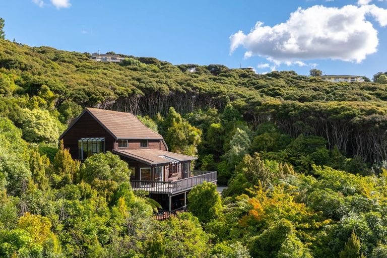 Photo of property in 9 Furneaux Grove, Whitby, Porirua, 5024