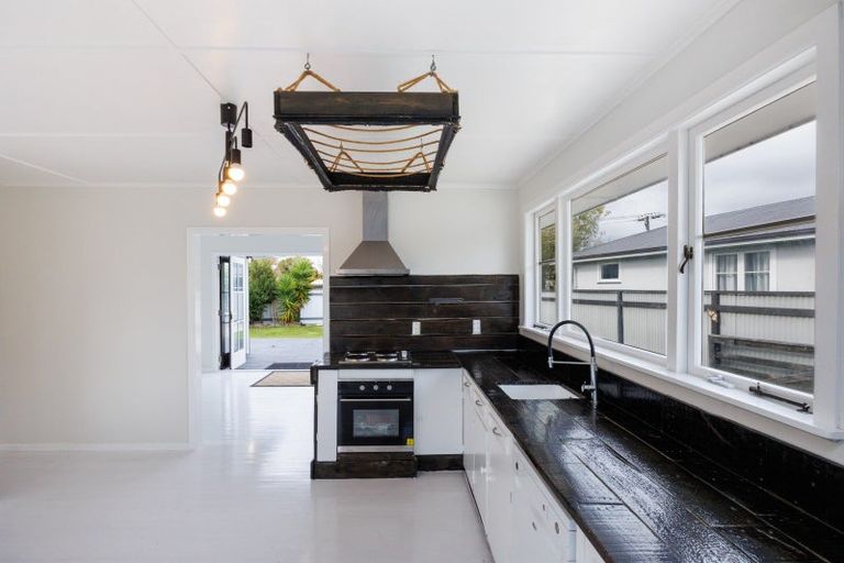 Photo of property in 11 Kettle Avenue, Awapuni, Palmerston North, 4412