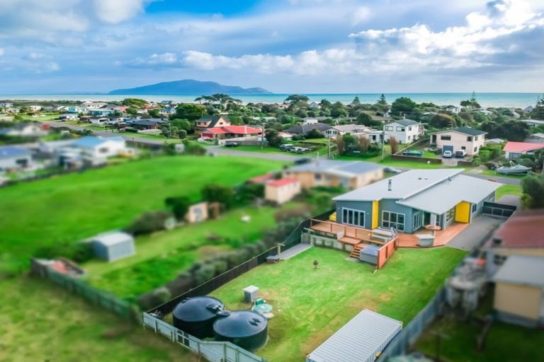 Photo of property in 34 Gawler Street, Te Horo Beach, Otaki, 5581