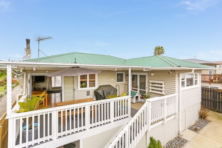 Photo of property in 9 Lawrie Avenue, Pukekohe, 2120