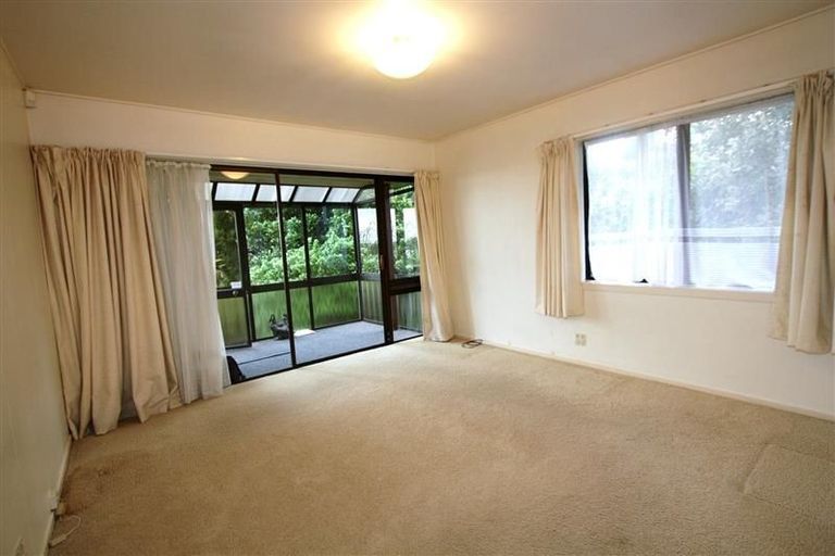 Photo of property in 2/24 Lewis Road, Pakuranga, Auckland, 2010