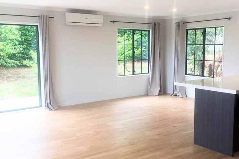 Photo of property in 8a Diosma Place, Botany Downs, Auckland, 2010